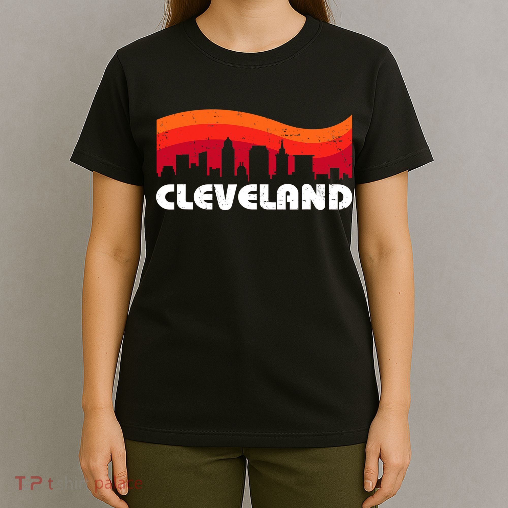 Retro Cleveland Ohio City Skyline Vintage CLE Souvenir T-Shirt