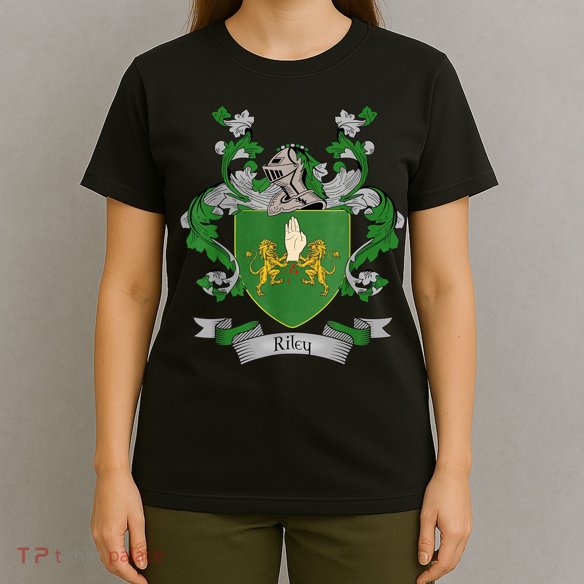 Riley Coat Of Arms Riley Surname Family Crest T-Shirt
