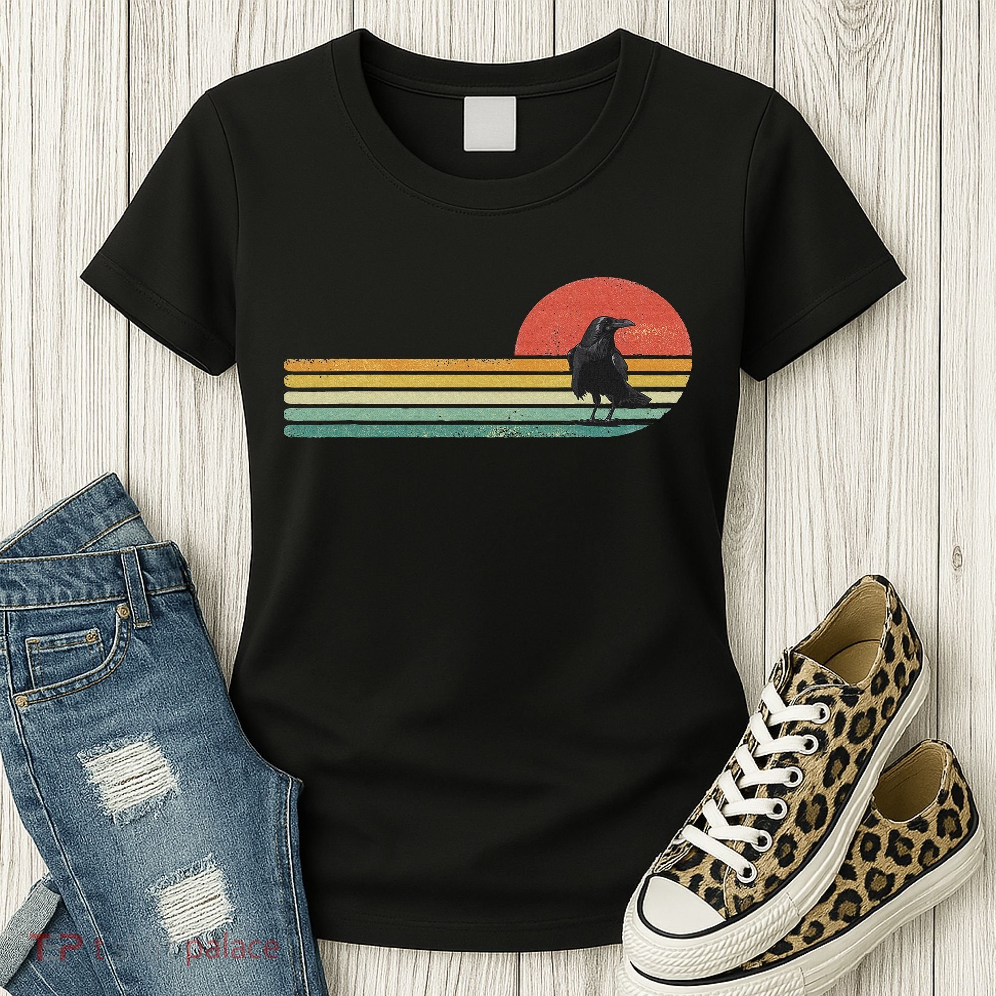 Raven Crow Retro Style Animal Bird Lover Bird Watcher Women's T-Shirt