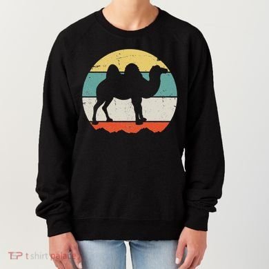 Retro Desert Camel Graphic Vintage Adventure Women's Sweatshirt
