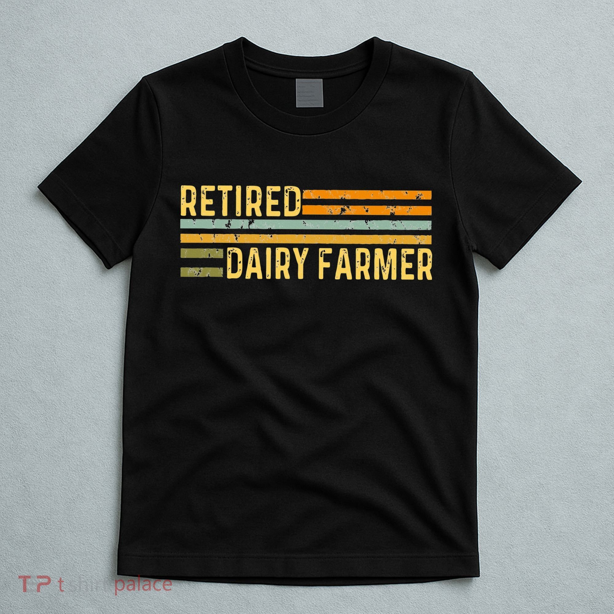 Retired Dairy Farmer Distressed Retirement Retire Cow Cattle T-Shirt