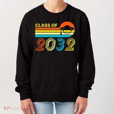 Retro Class of 2032 Future Graduate Women's Sweatshirt
