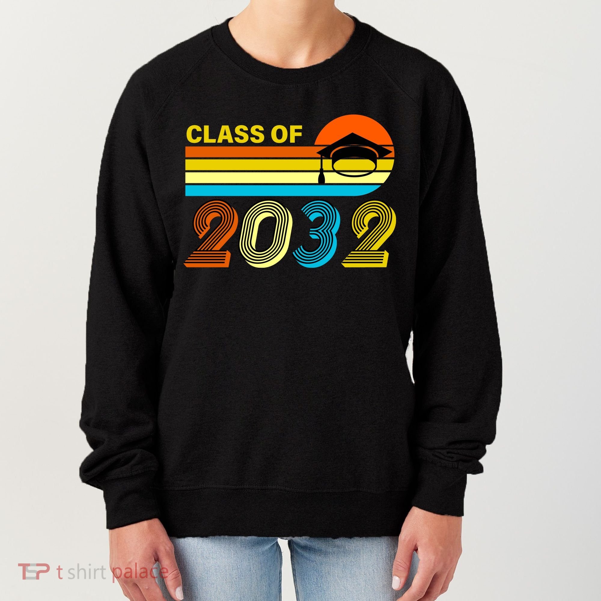 Retro Class of 2032 Future Graduate Women's Sweatshirt