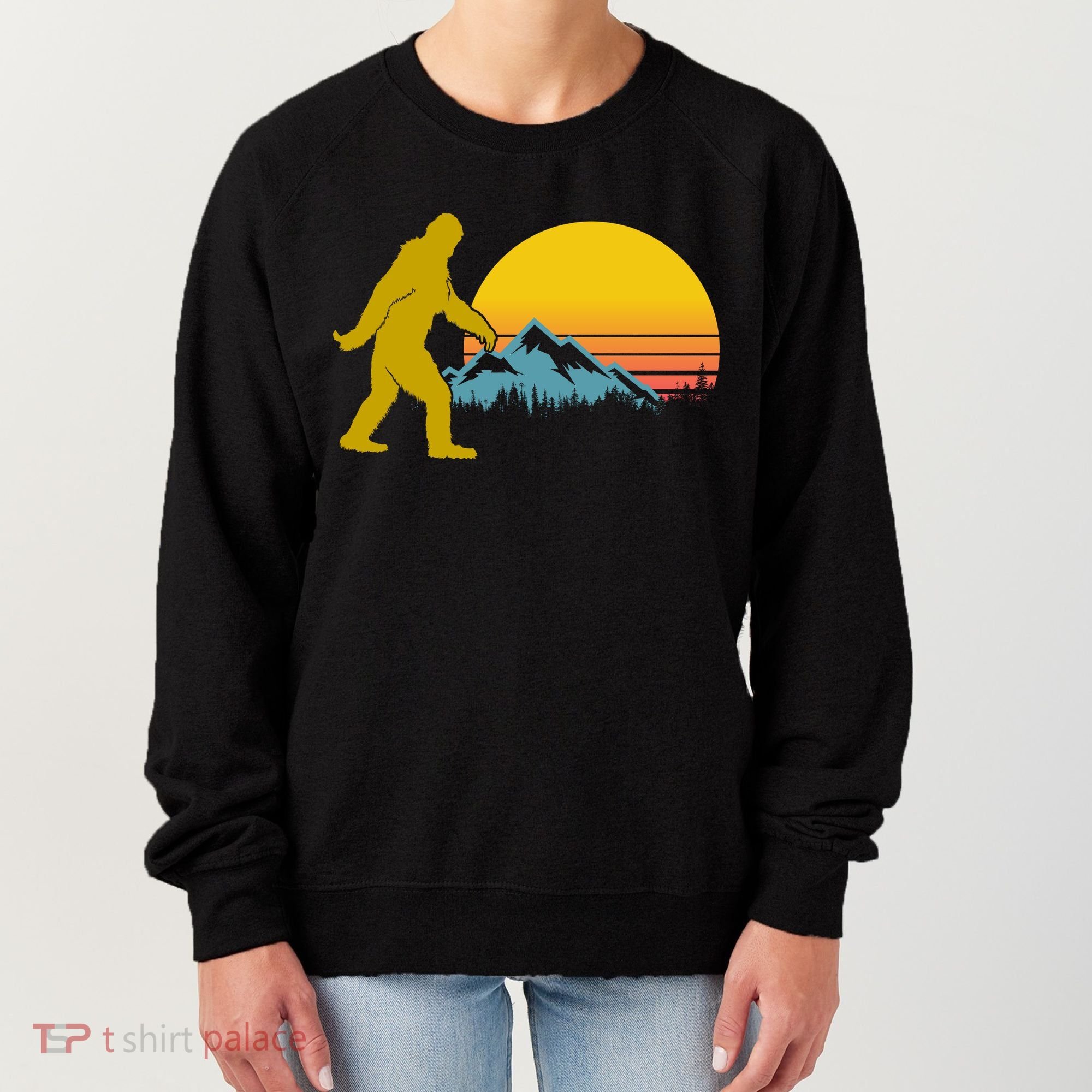 Retro Sasquatch Mountain Sunset Women's Sweatshirt