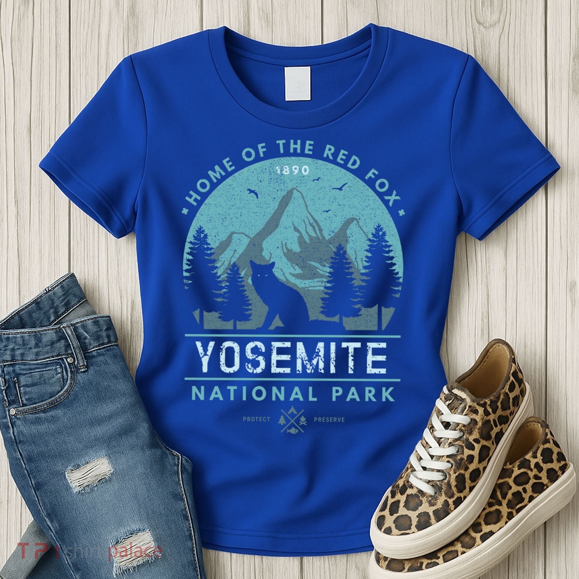Red Fox Wilderness Gift Yosemite National Park California Women's T-Shirt