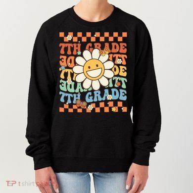 Retro Groovy 7Th Grade Back To School Happy First Day School Cool Gift Women's Sweatshirt