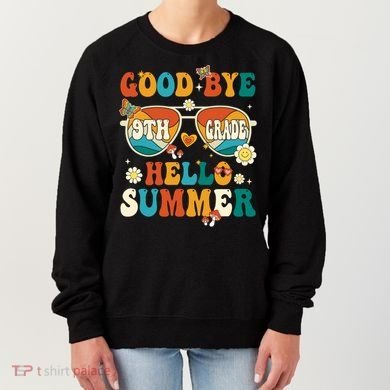 Retro Groovy Goodbye 9th Grade Graduation Hello Summer Funny Gift Women's Sweatshirt