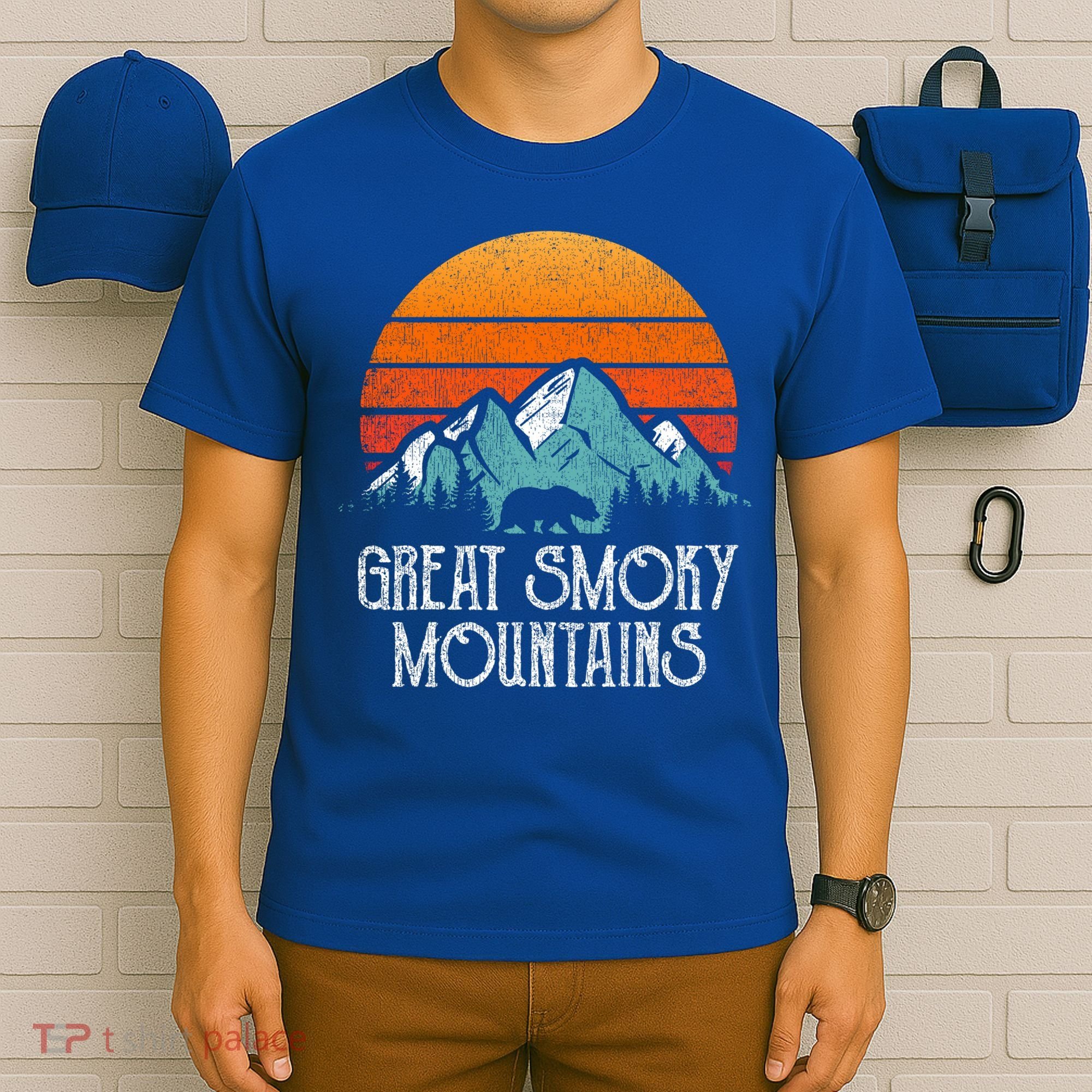 Retro Great Smoky Mountains National Park Bear Vintage Gift T-Shirt