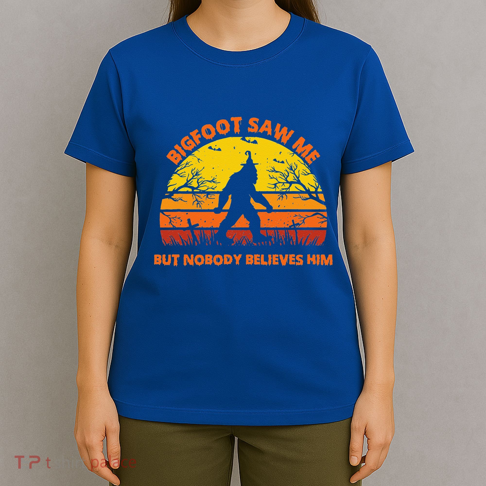 Retro Halloween Bigfoot Saw Me But Nobody Believes Him T-Shirt