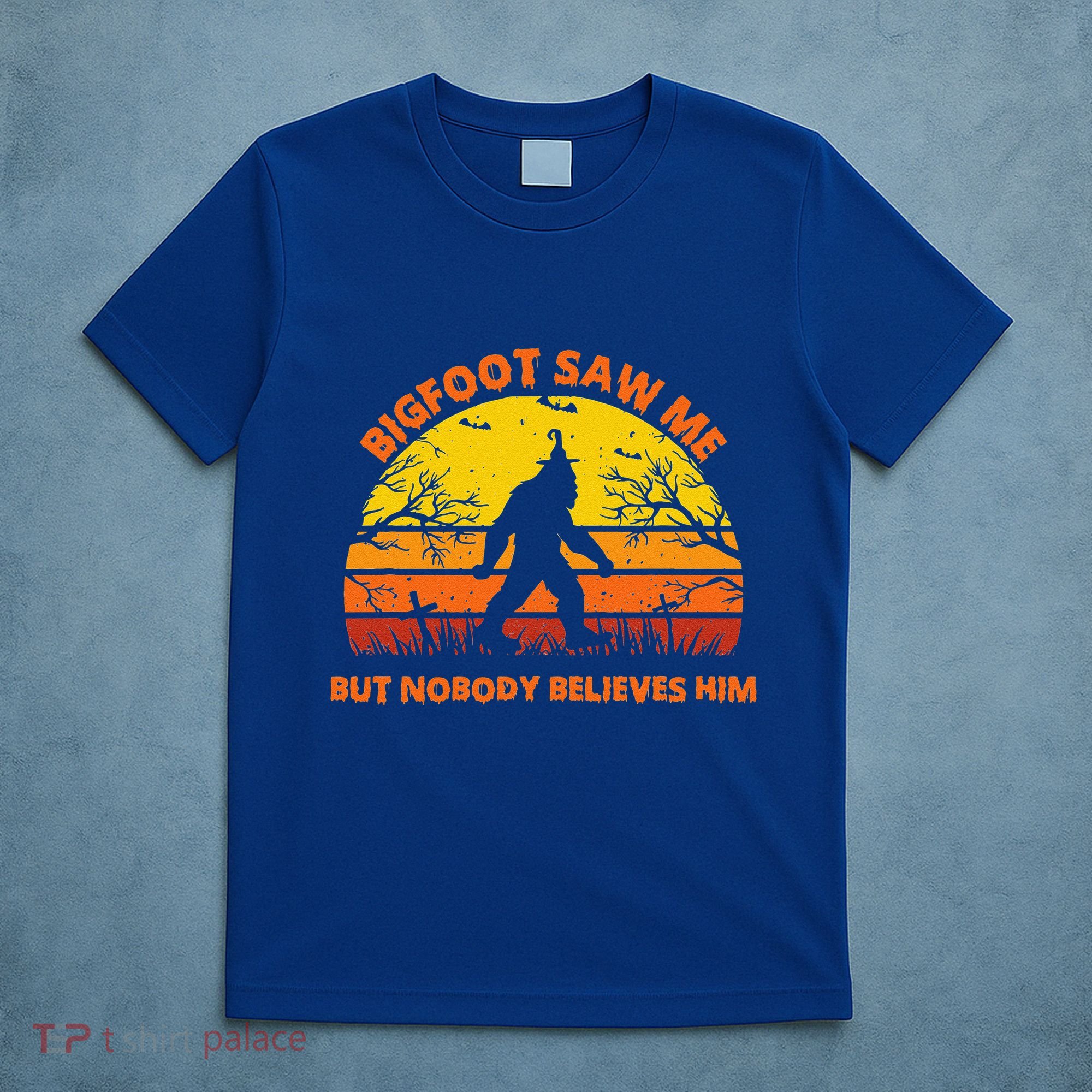 Retro Halloween Bigfoot Saw Me But Nobody Believes Him T-Shirt