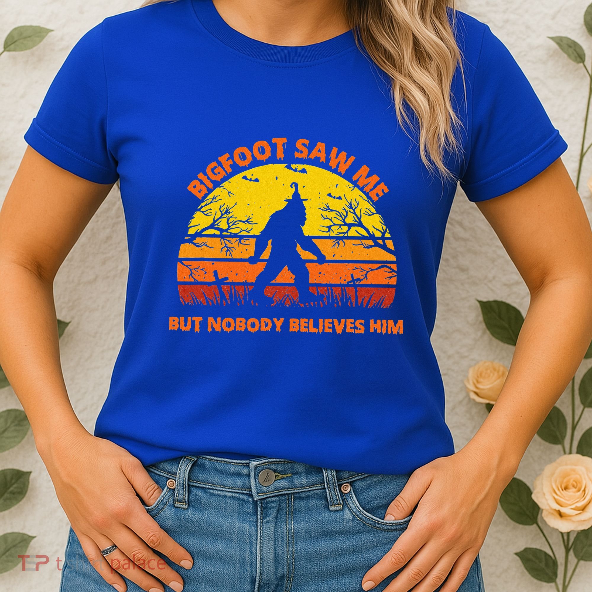 Retro Halloween Bigfoot Saw Me But Nobody Believes Him Women's T-Shirt
