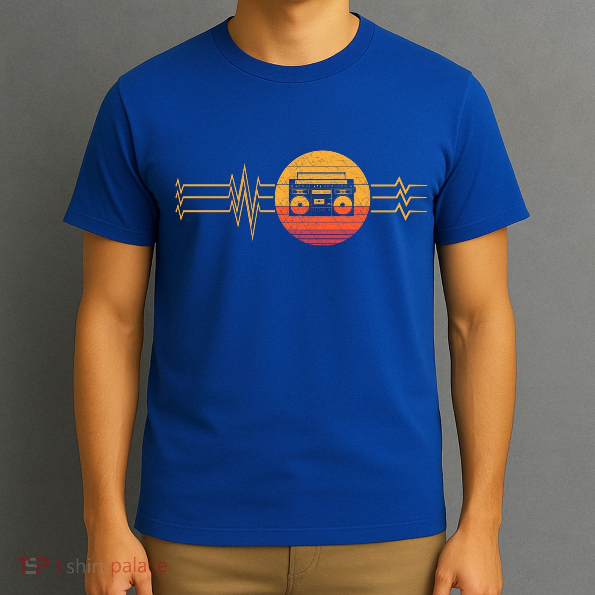 Retro Heartbeat Boombox Music Player Lifeline Vintage Music Gift T-Shirt