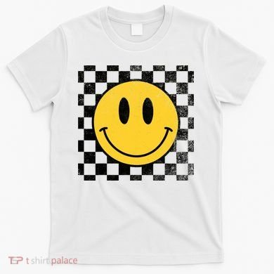 Retro Happy Face 70s Distressed Checkered Pattern Smile Face T-Shirt