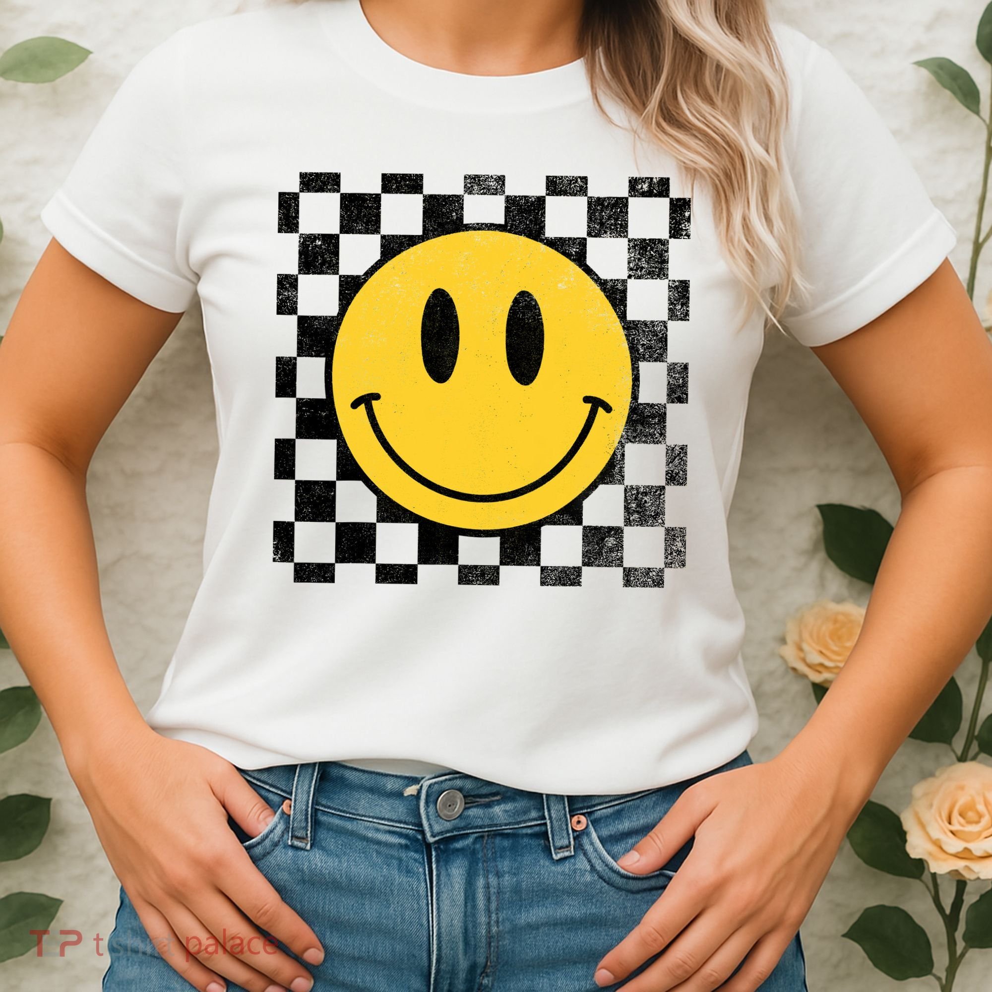 Retro Happy Face 70s Distressed Checkered Pattern Smile Face Women's T-Shirt