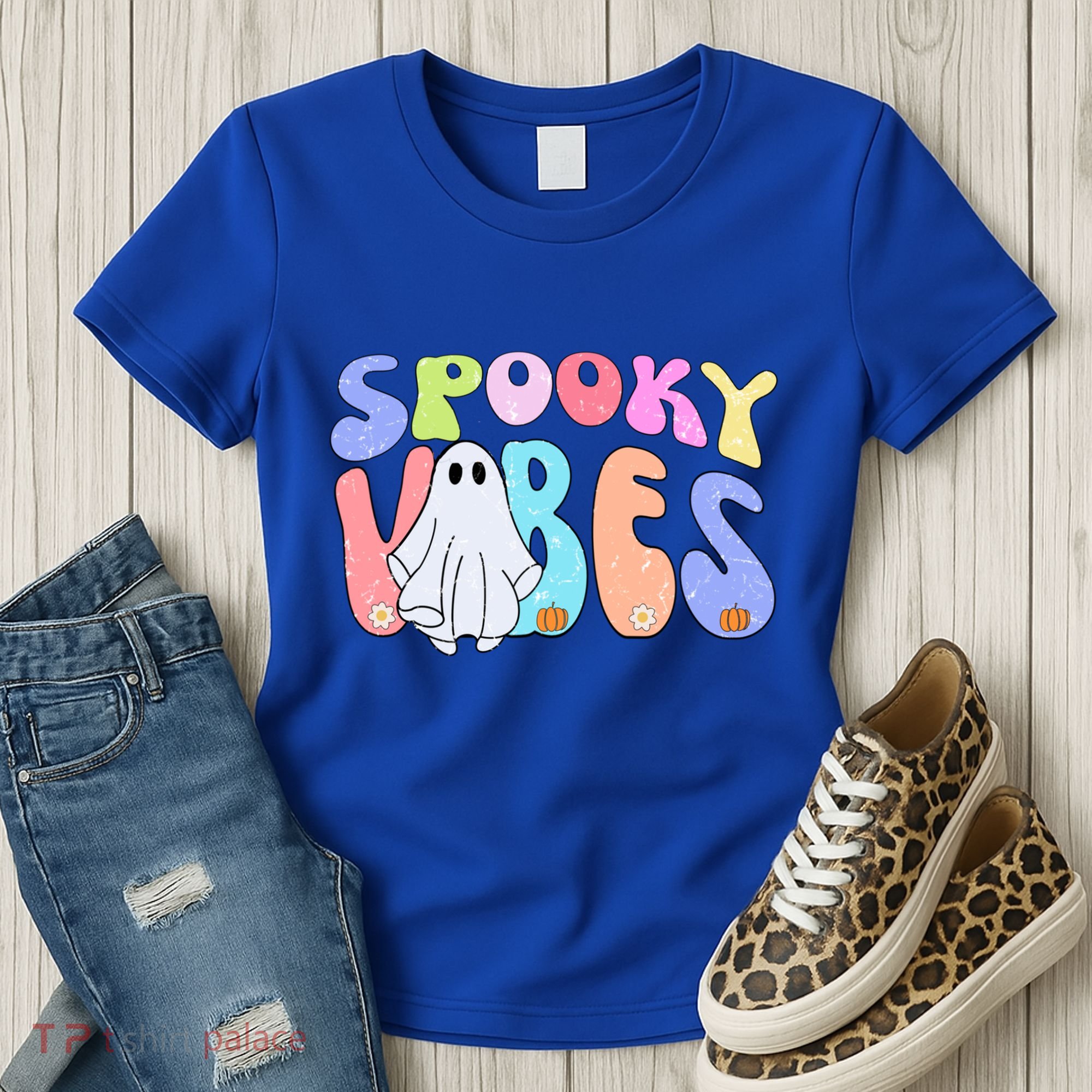 Retro Halloween Groovy Ghost Spooky Vibes Cute Gift Women's T-Shirt