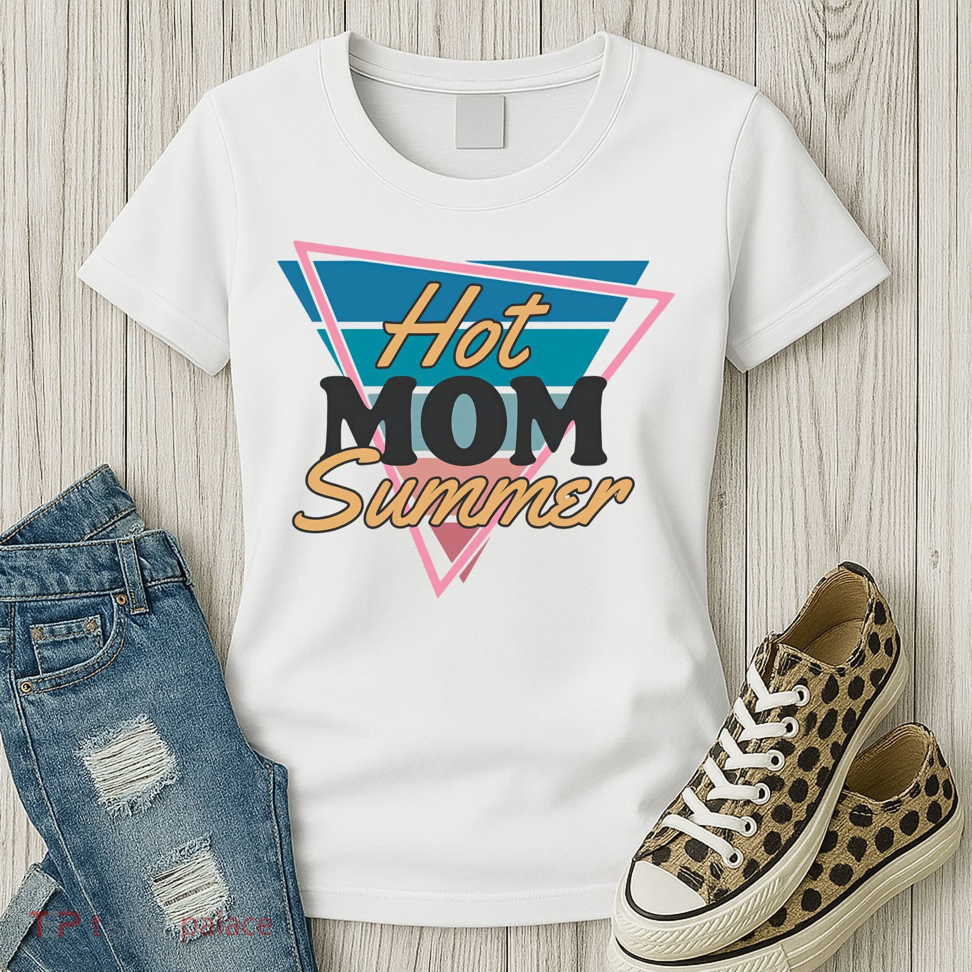 Retro Hot Mom Summer 80s Hot Mom Summer Vacation Women's T-Shirt