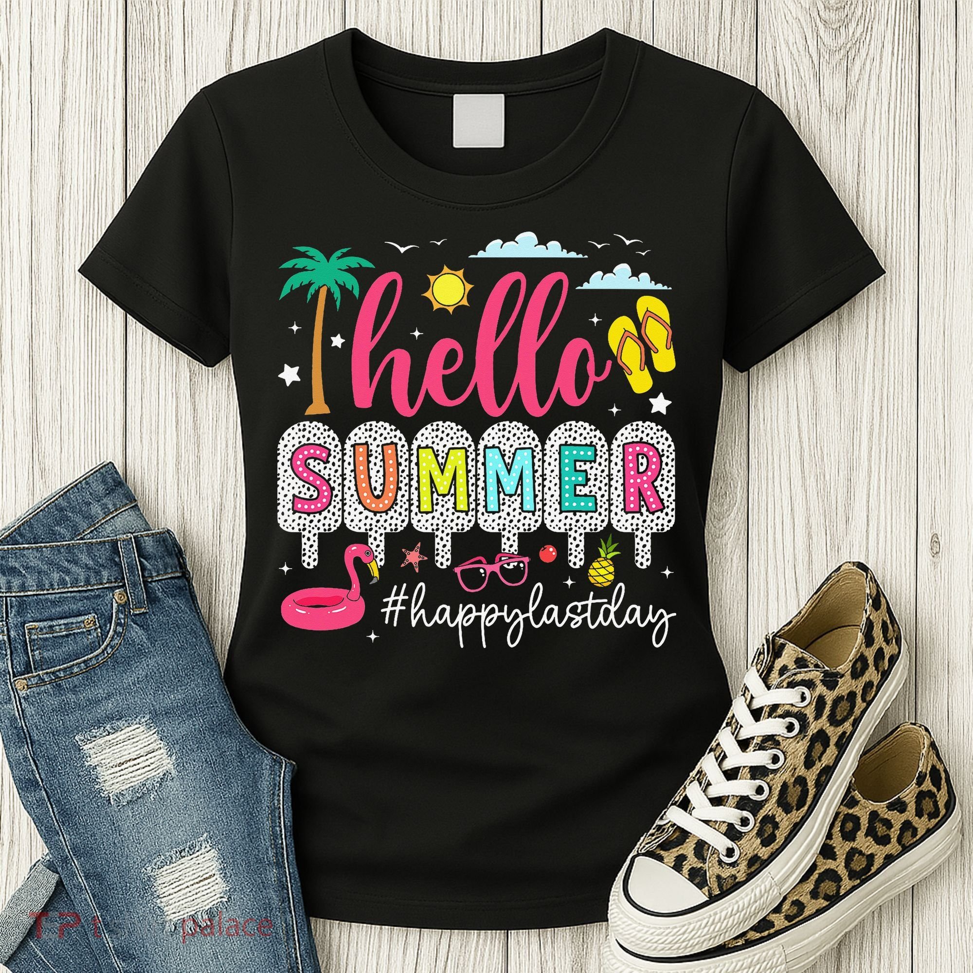 Retro Hello Summer Happy Last Day Of School Teacher Student Women's T-Shirt