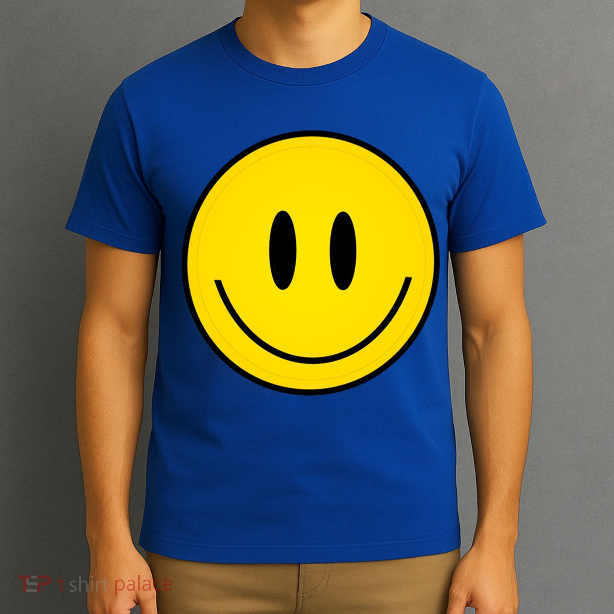 Retro Happy Vibe Smiley Face Happy Face Graphic Gift T-Shirt