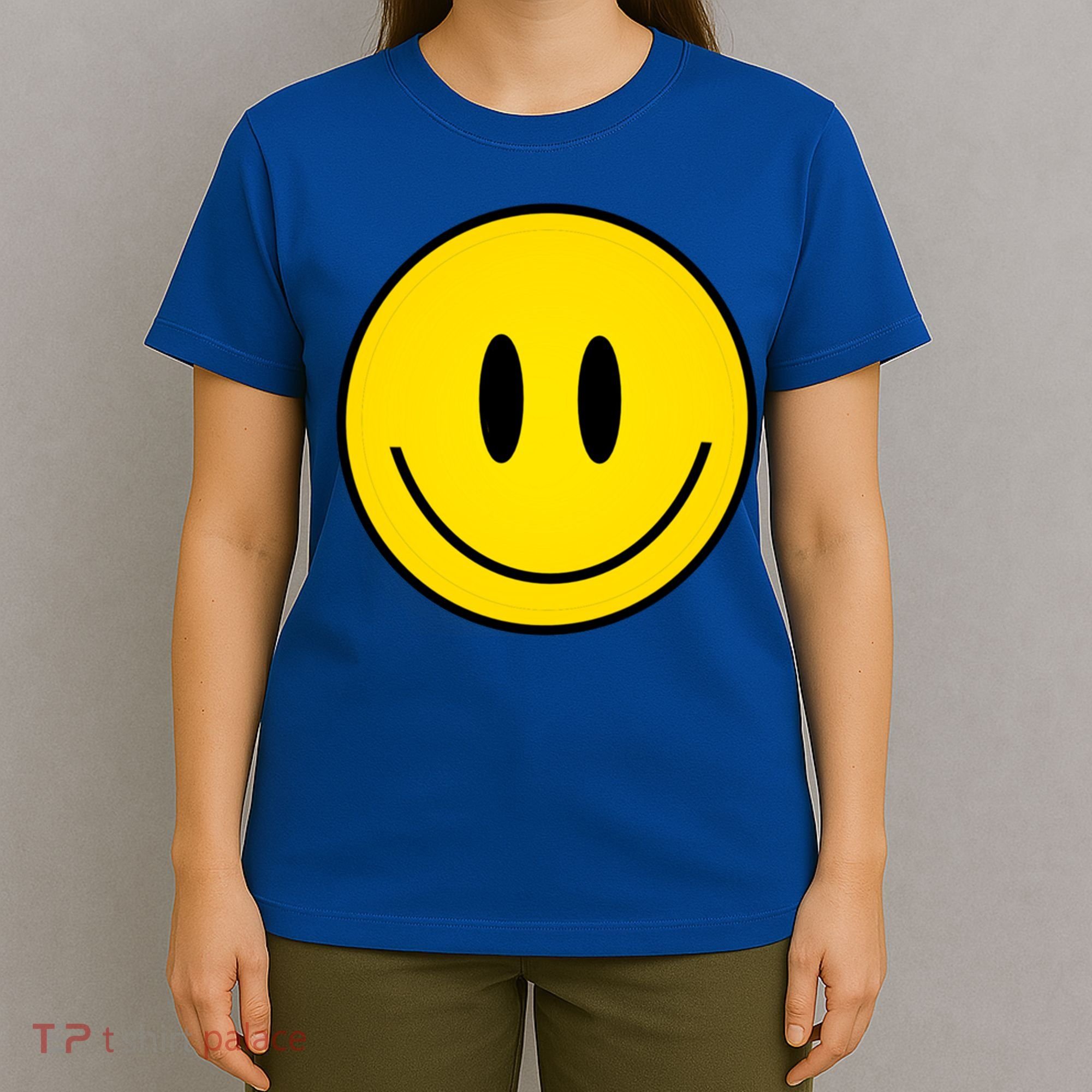 Retro Happy Vibe Smiley Face Happy Face Graphic Gift T-Shirt