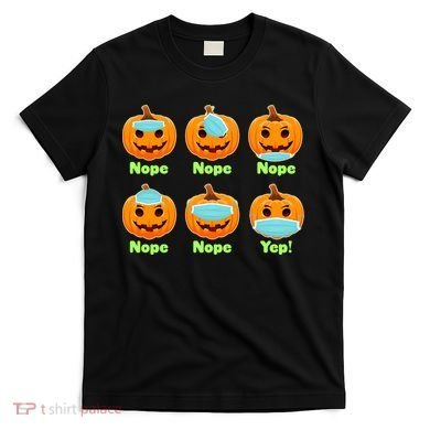 Right And Wrong Way To Wear Masks Pumpkins T-Shirt