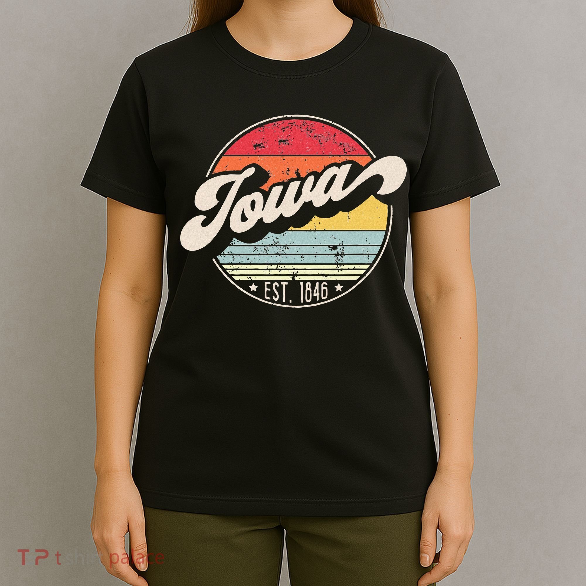 Retro Iowa Home State IA Cool 70s Style Sunset T-Shirt