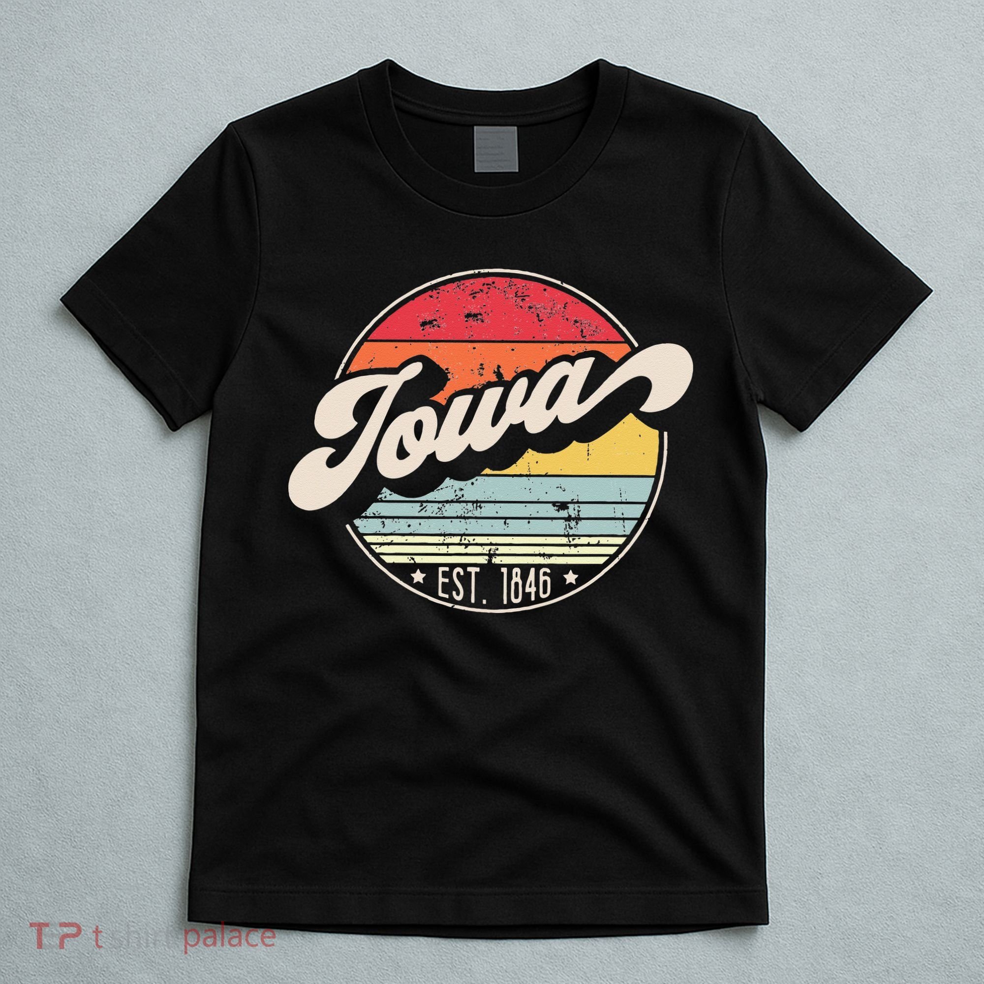 Retro Iowa Home State IA Cool 70s Style Sunset T-Shirt