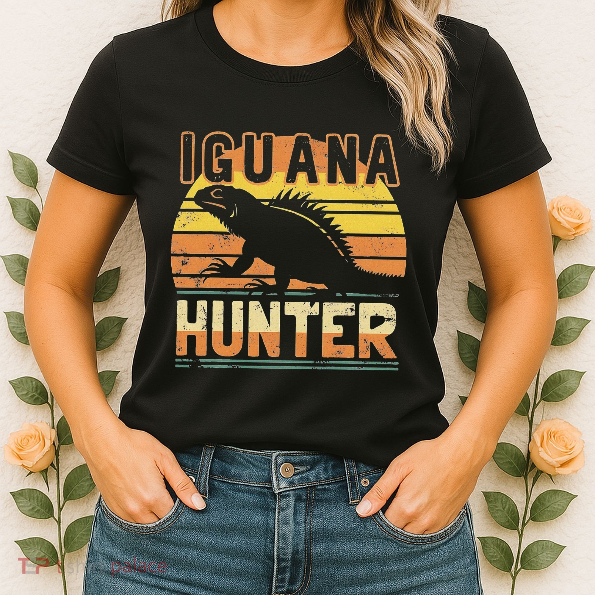 Retro Iguana Hunter Women's T-Shirt
