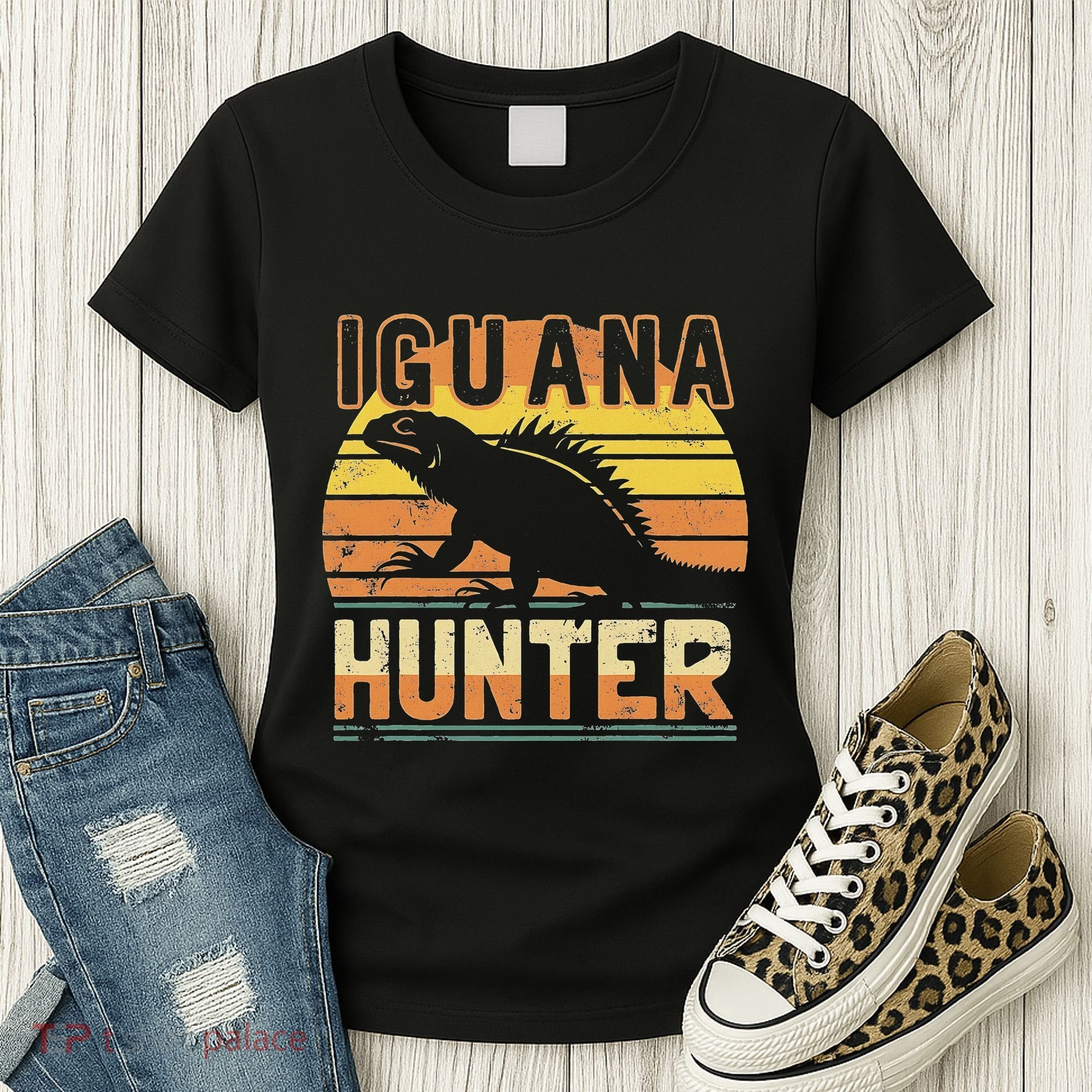Retro Iguana Hunter Women's T-Shirt