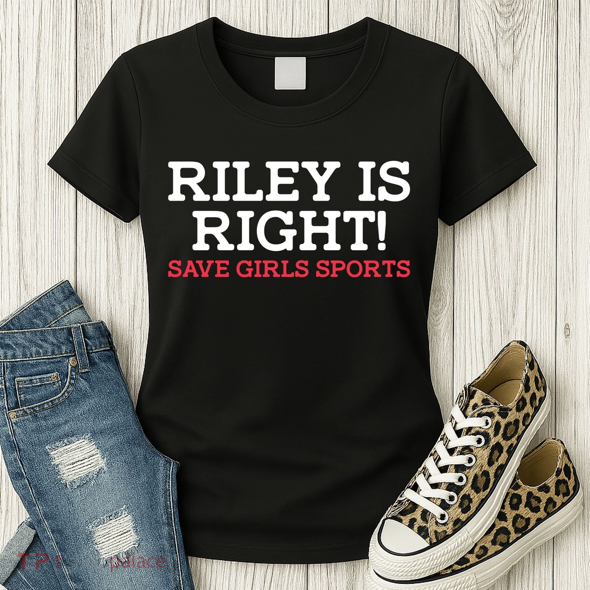 Riley Is Right | I Stand With Riley Gaines Women's T-Shirt