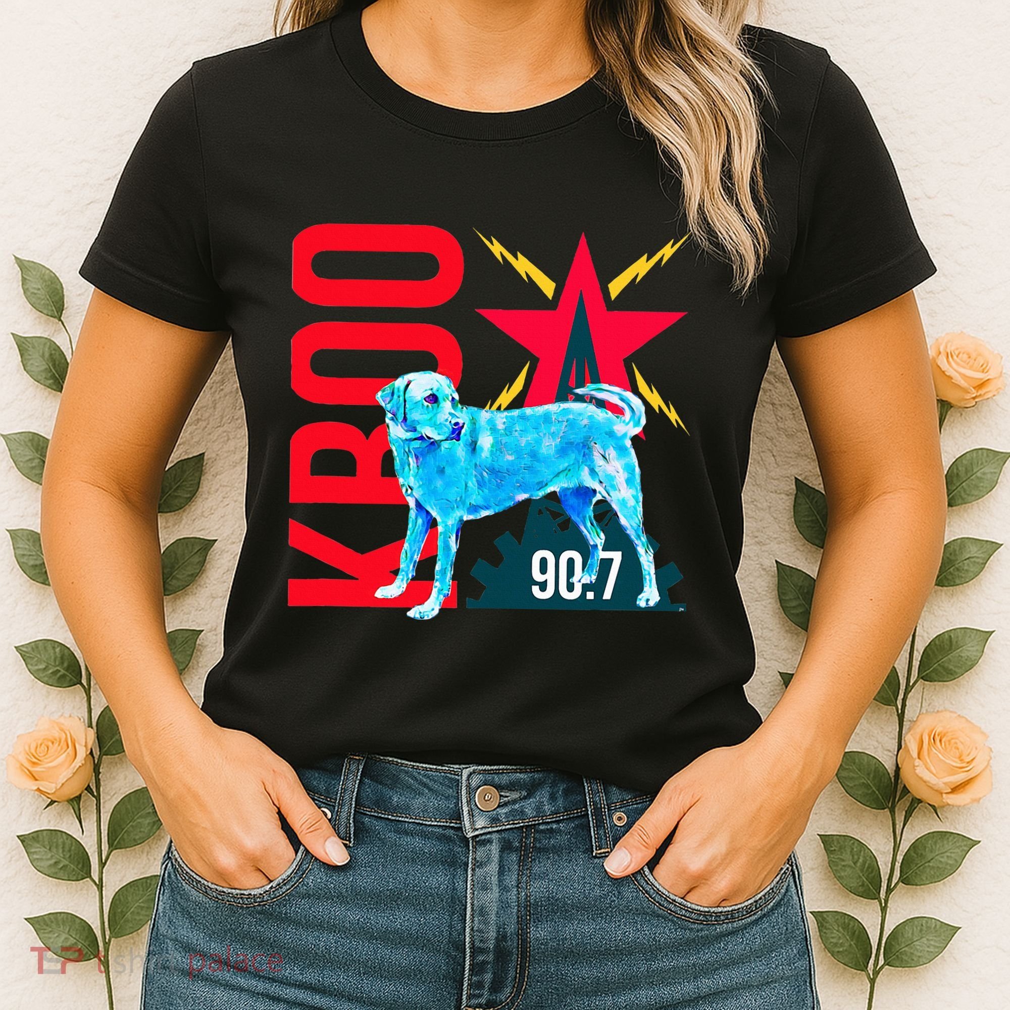 Radio Loving Dog Women's T-Shirt