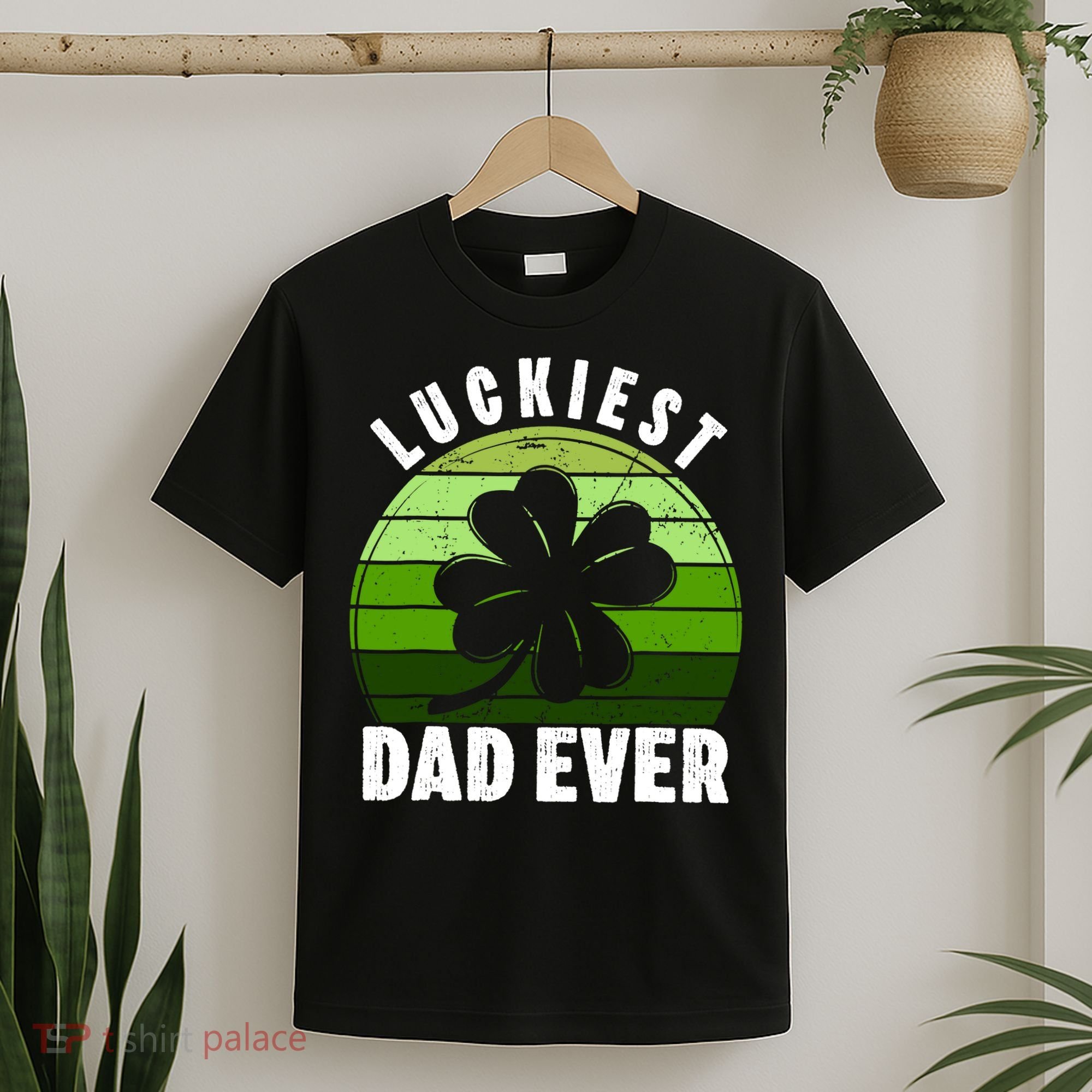 Retro Luckiest Dad Ever Shamrock St Patricks Day Family T-Shirt