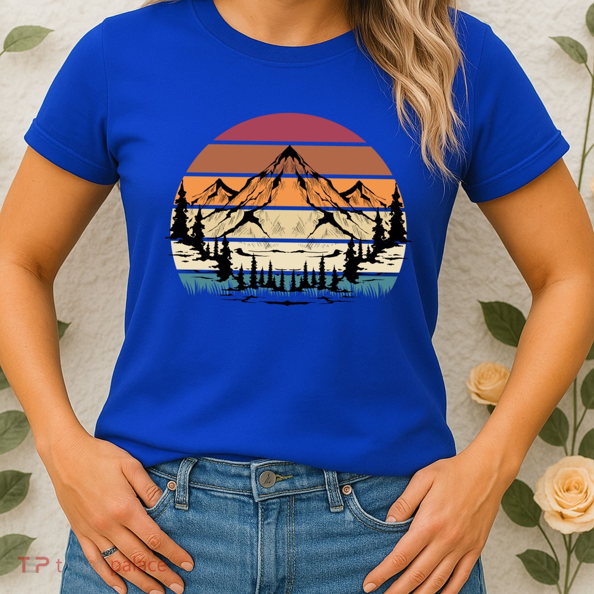 Retro Mountain Hike Hobby Sport Hiker Gift Camping Hiking Gift Women's T-Shirt