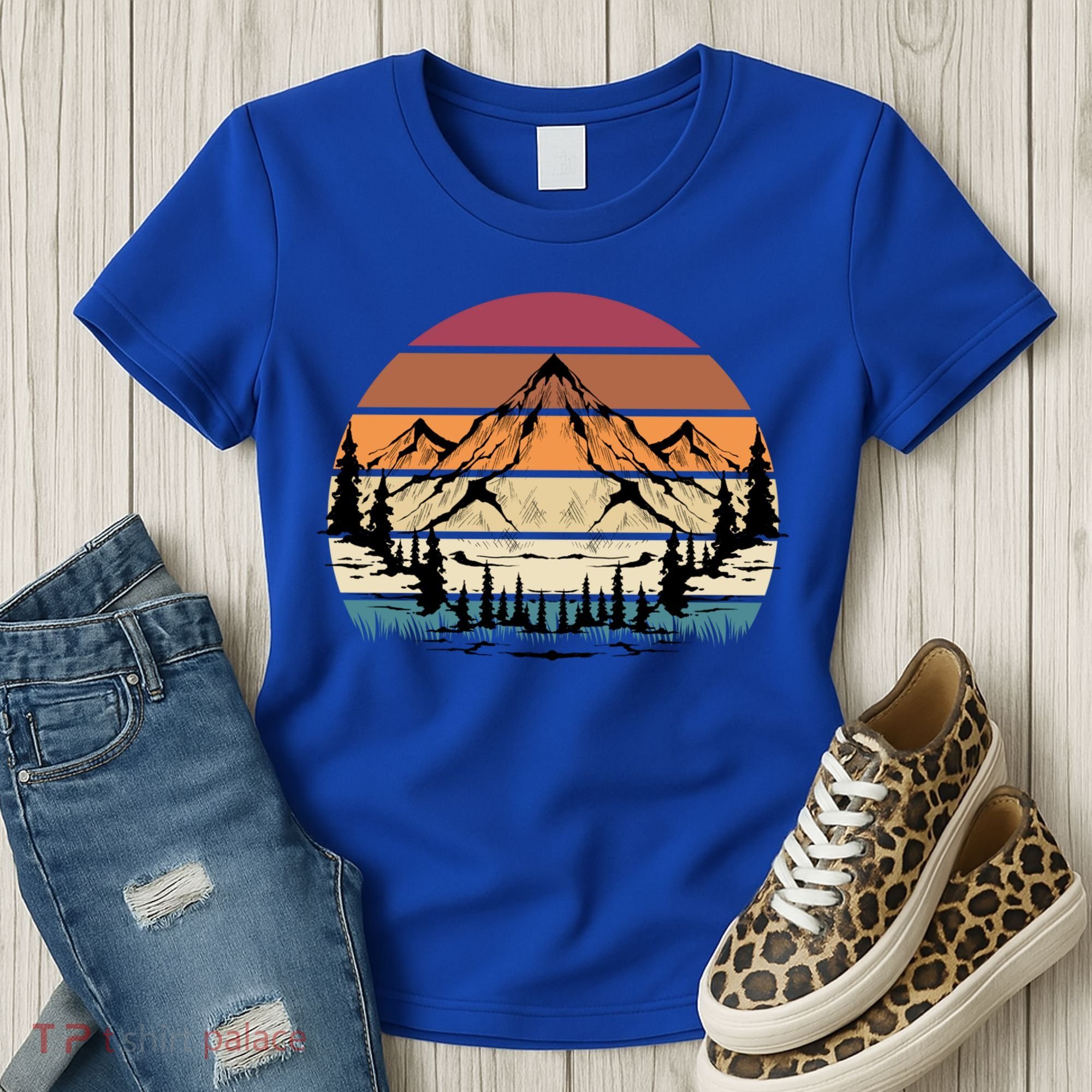 Retro Mountain Hike Hobby Sport Hiker Gift Camping Hiking Gift Women's T-Shirt