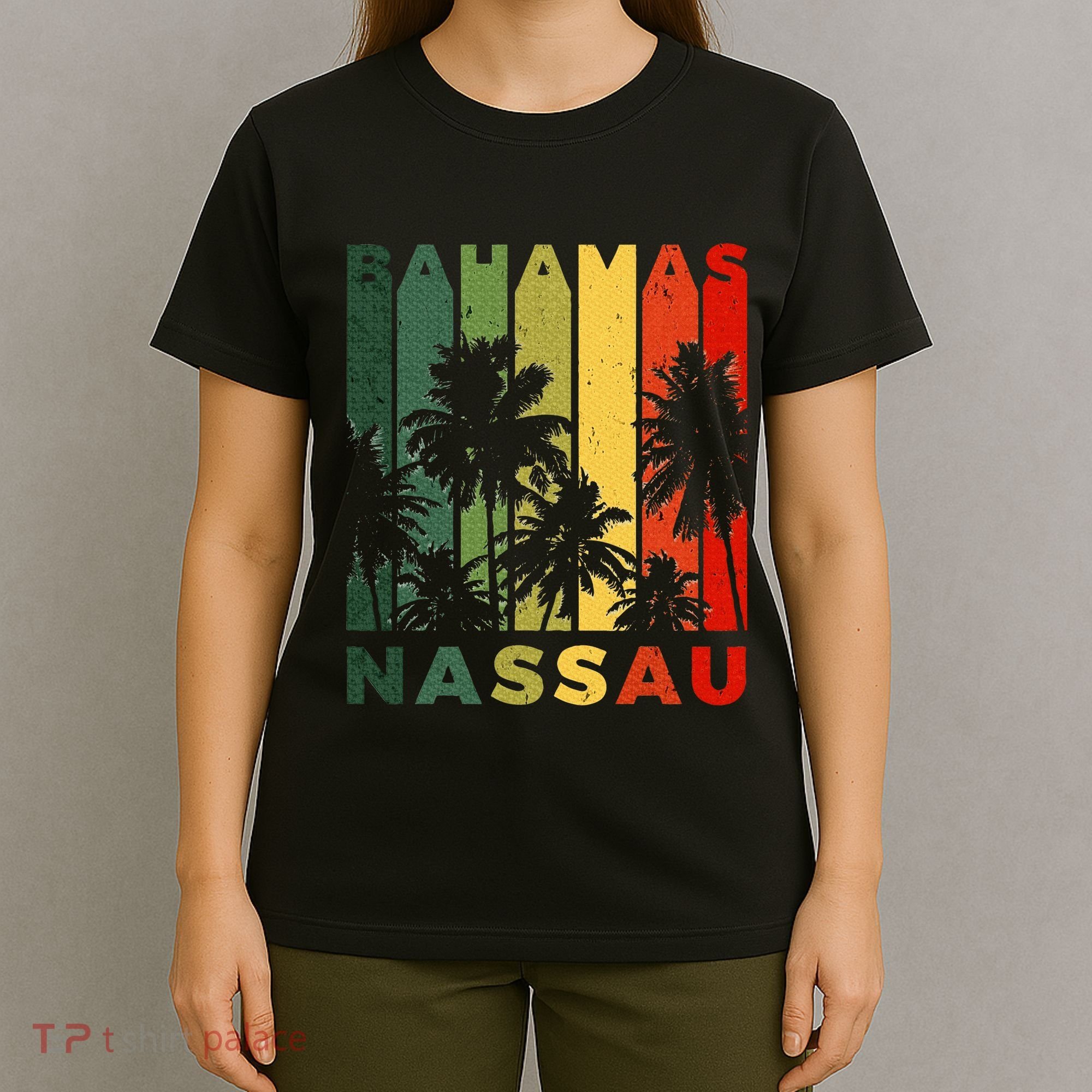 Retro Nassau Bahamas Beach Fan Palm Tree Cool Souvenir T-Shirt