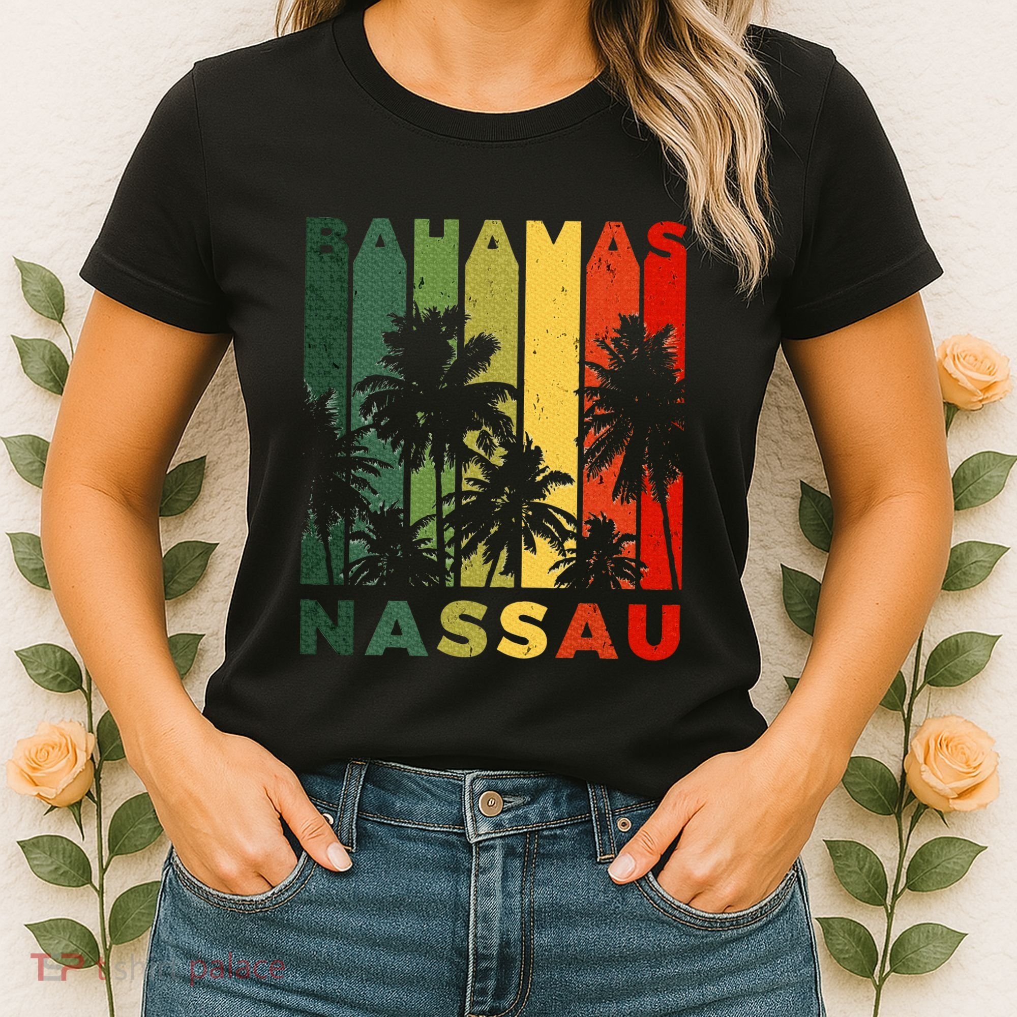 Retro Nassau Bahamas Beach Fan Palm Tree Cool Souvenir Women's T-Shirt