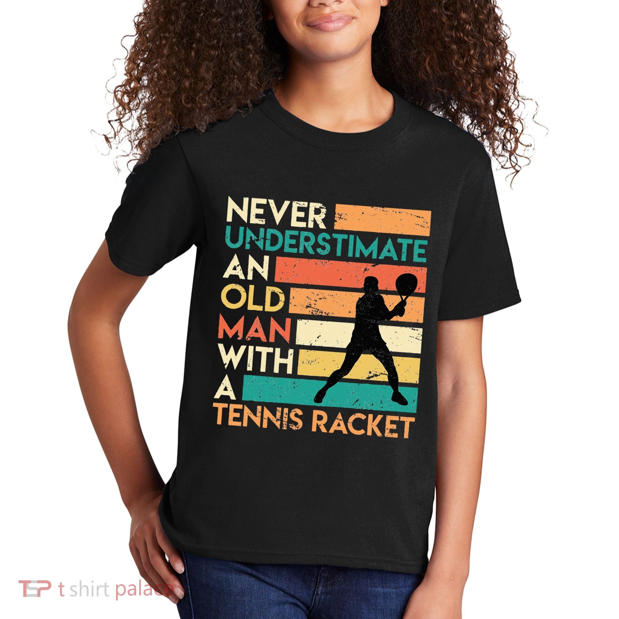 Retro Never underestimate an old man Tennis racket Kids T-Shirt
