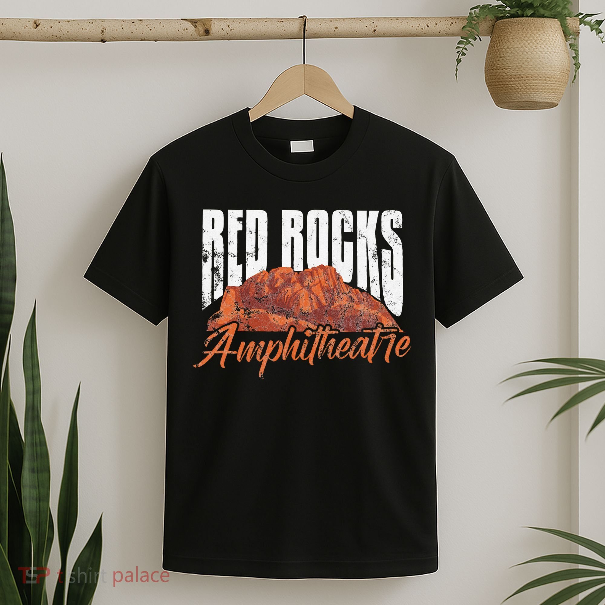 Red Rocks Amphitheatre Morrison Colorado Concerts Distressed T-Shirt