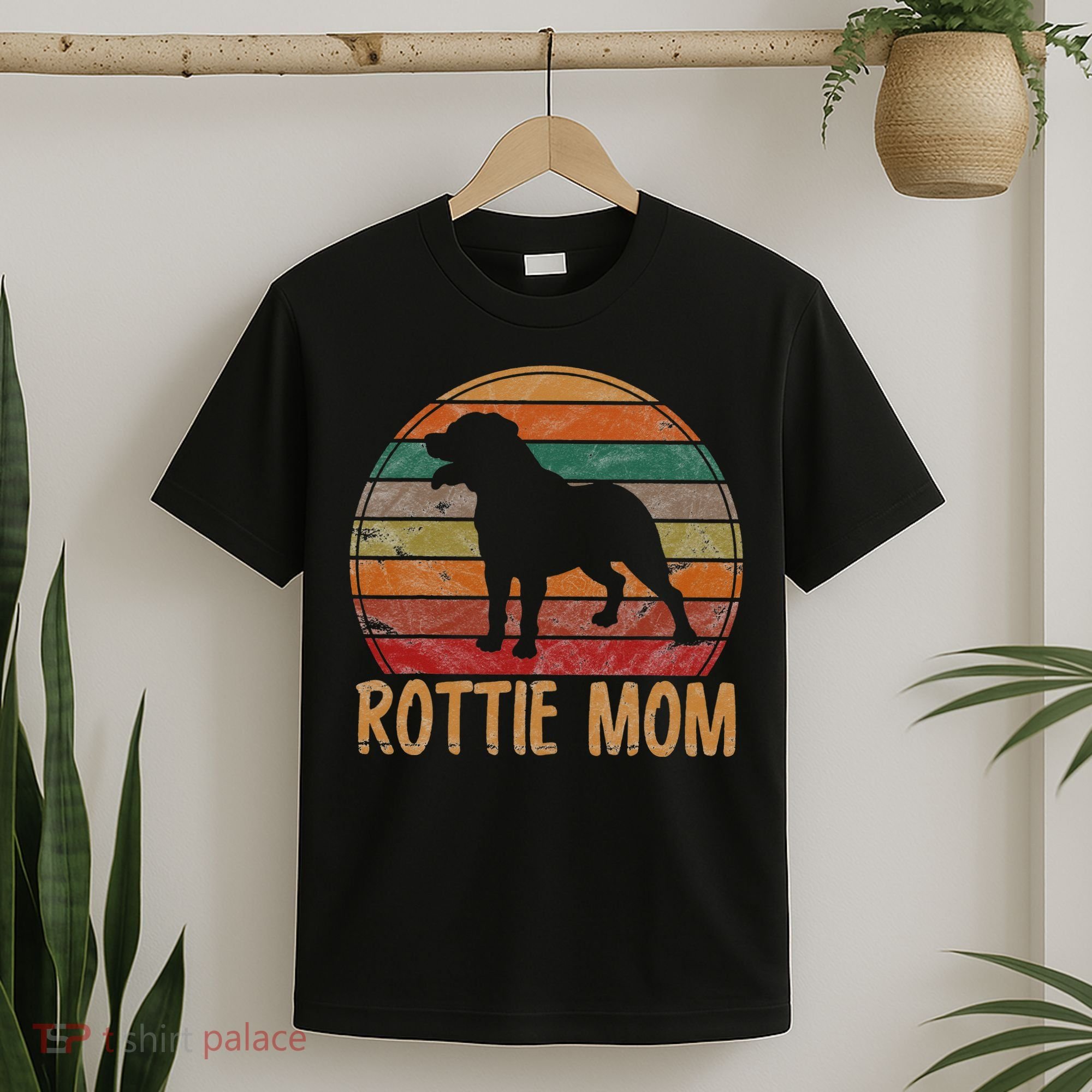 Retro Rottweiler Mom Gift Rott Dog Mother Pet Rottie Mama T-Shirt