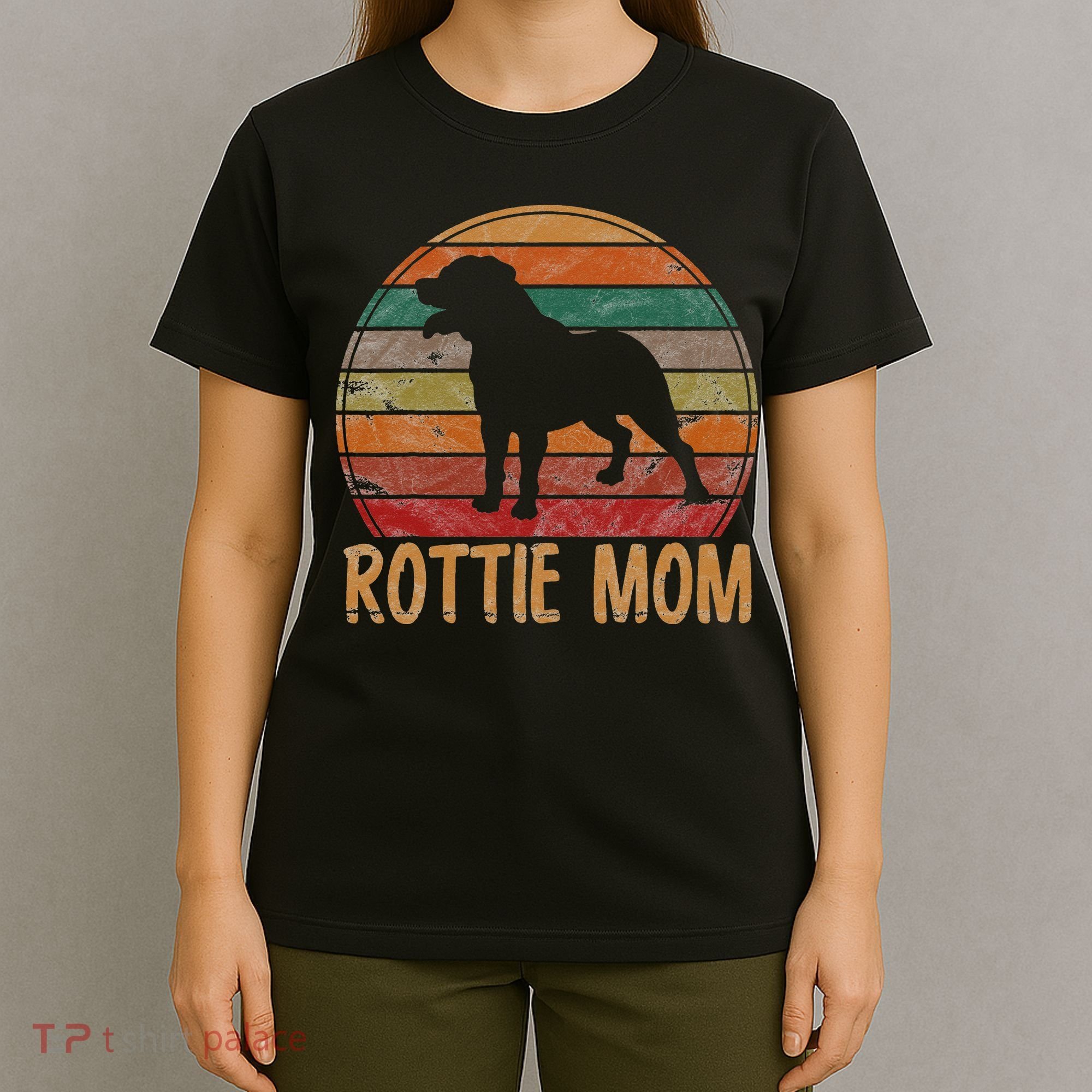 Retro Rottweiler Mom Gift Rott Dog Mother Pet Rottie Mama T-Shirt