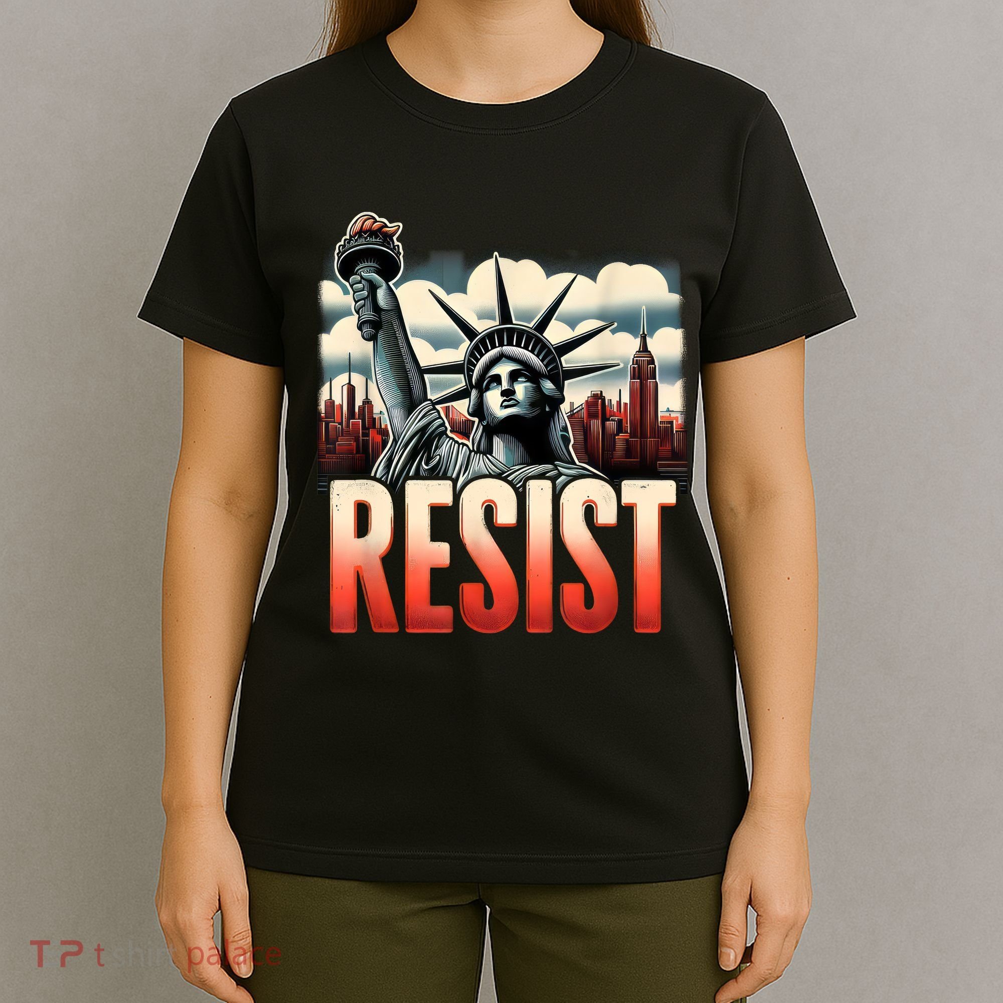 Retro Resist Statue Of Liberty Activism Freedom Protest Art  T-Shirt