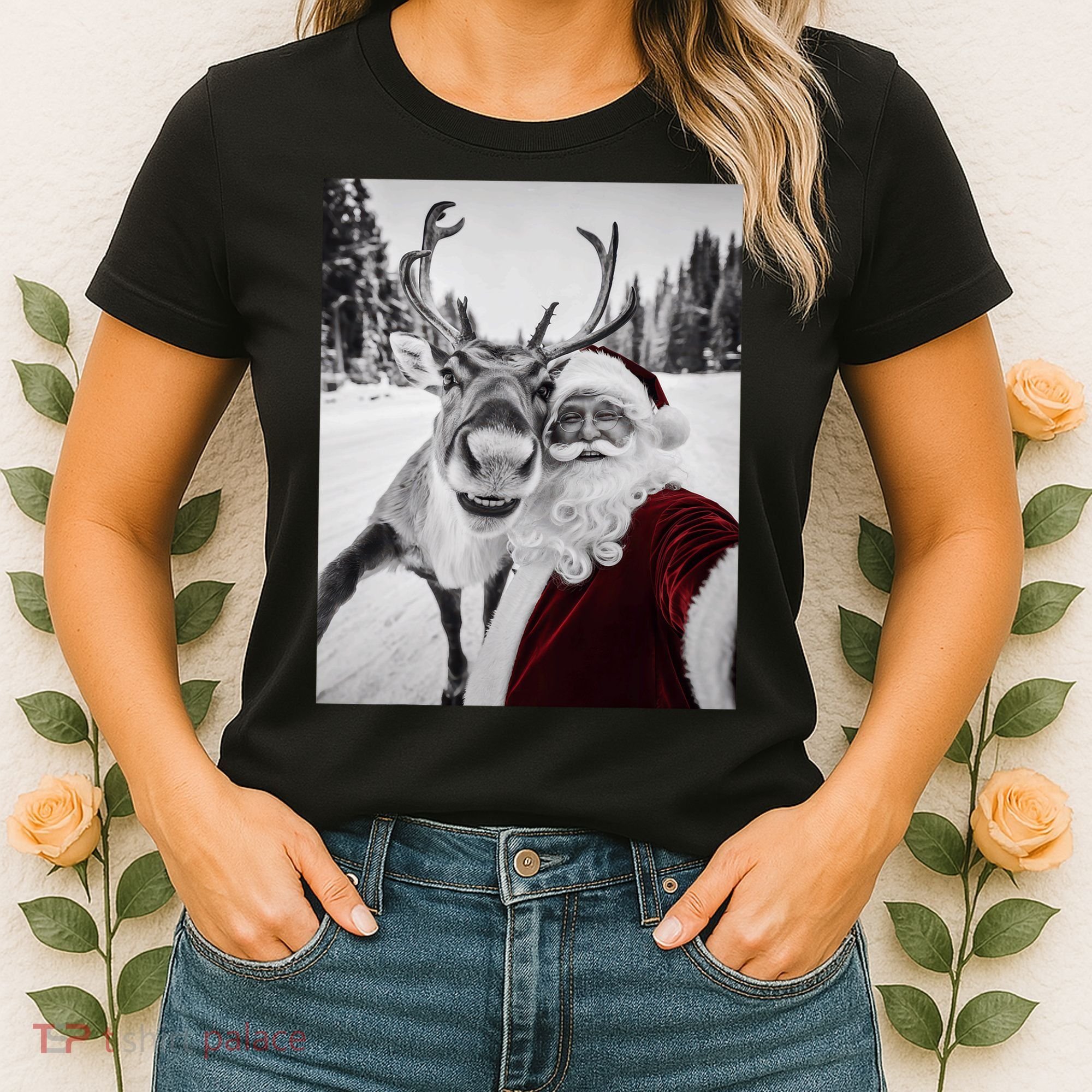 Reindeer Selfie Christmas Party Selfie Funny Reindeer Xmas Women's T-Shirt