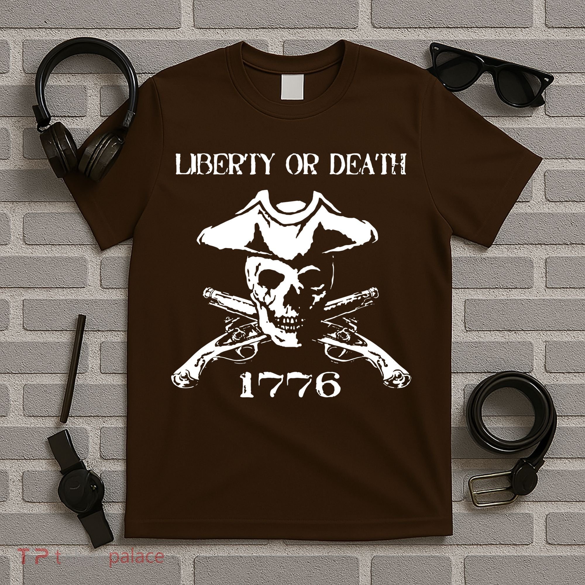 Revolutionary Skull Crossbones Flintlock Cool T-Shirt