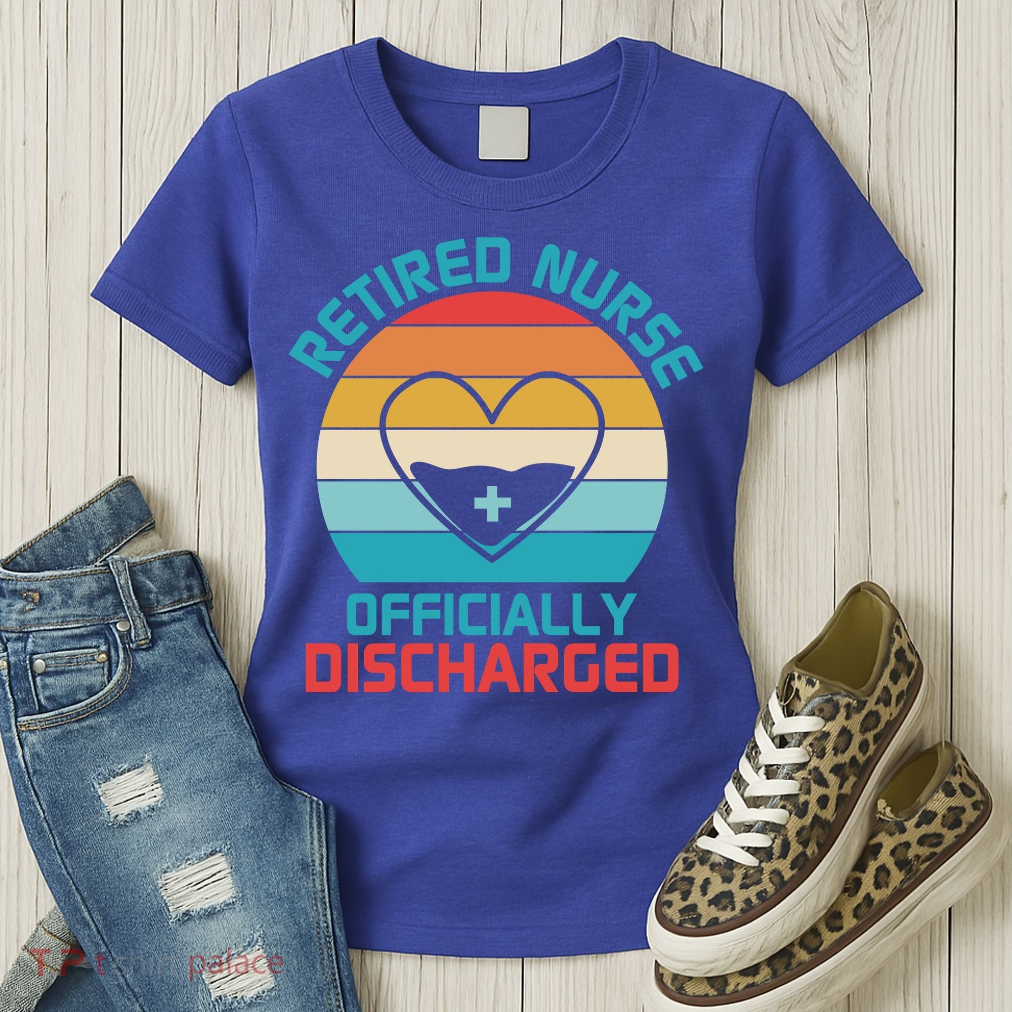 Retro Sunset Funny Retired Nurse Funny Nurse Retirement Quote Women's T-Shirt