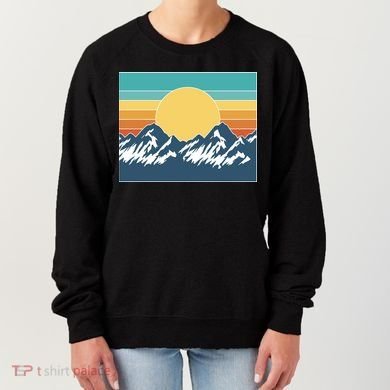 Retro Sunset Mountain Nature Women's Sweatshirt