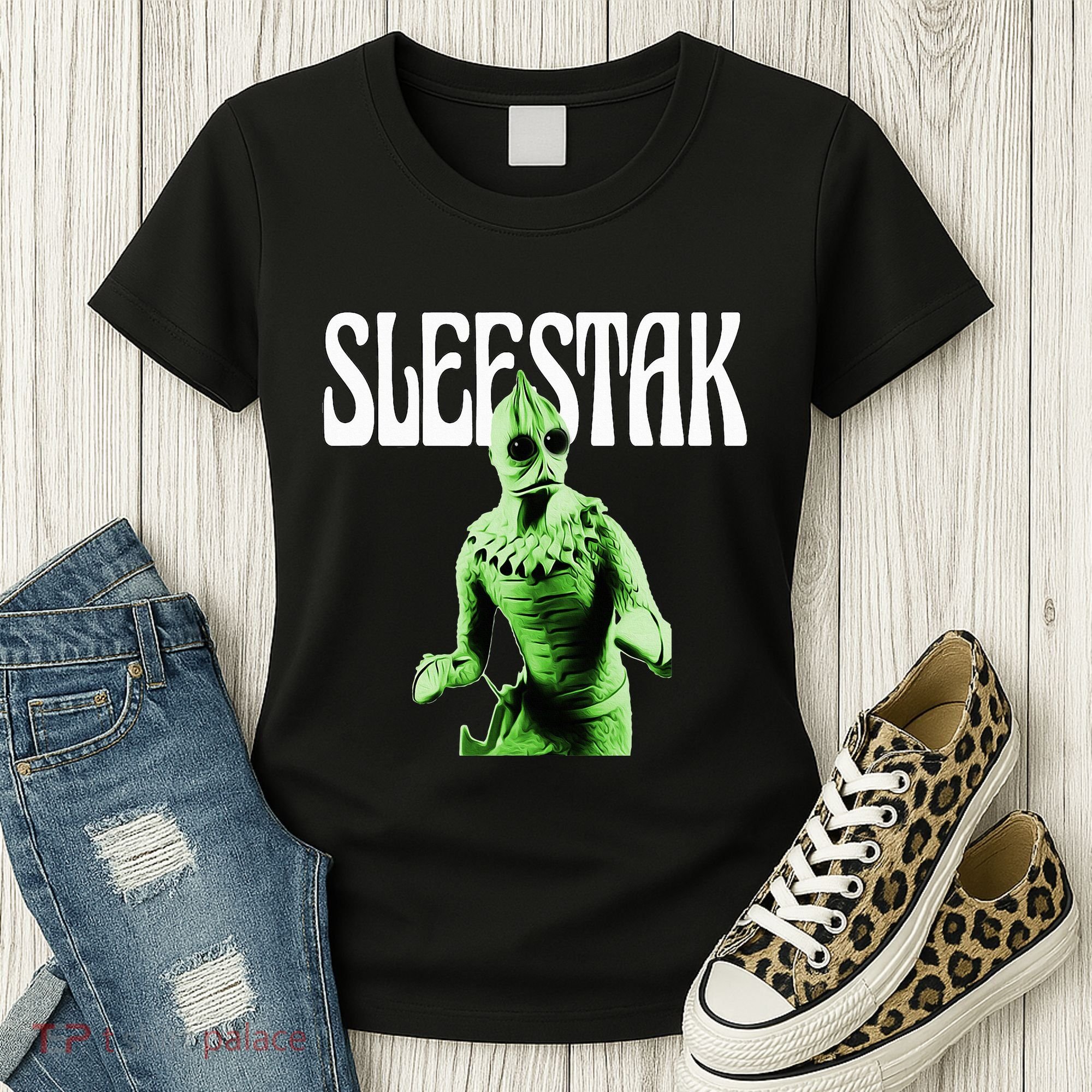 Retro Sleestak Reptilian Alien Graphic Women's T-Shirt