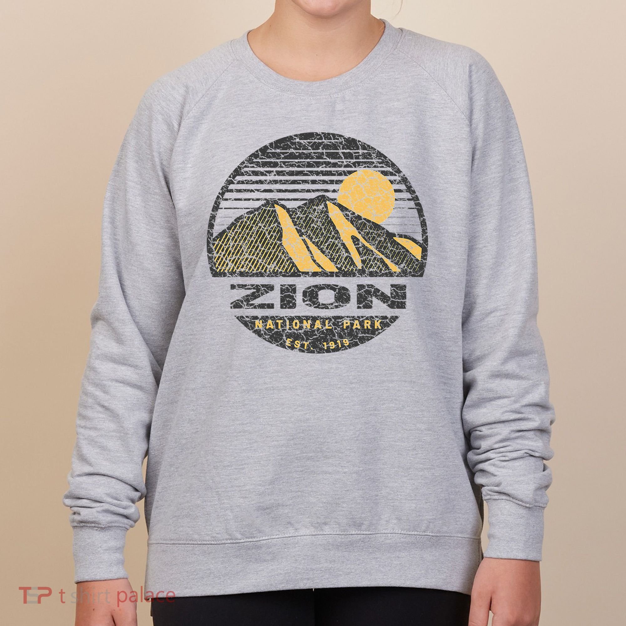 Road Trip Mount Zion National Park Utah Mountain Sunset Art Women's Sweatshirt