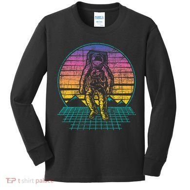 Retro Vintage Astronaut Spaceman Universe Planets Galaxy Kids Long Sleeve Shirt