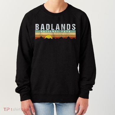 Retro Vintage Badlands National Park Women's Sweatshirt