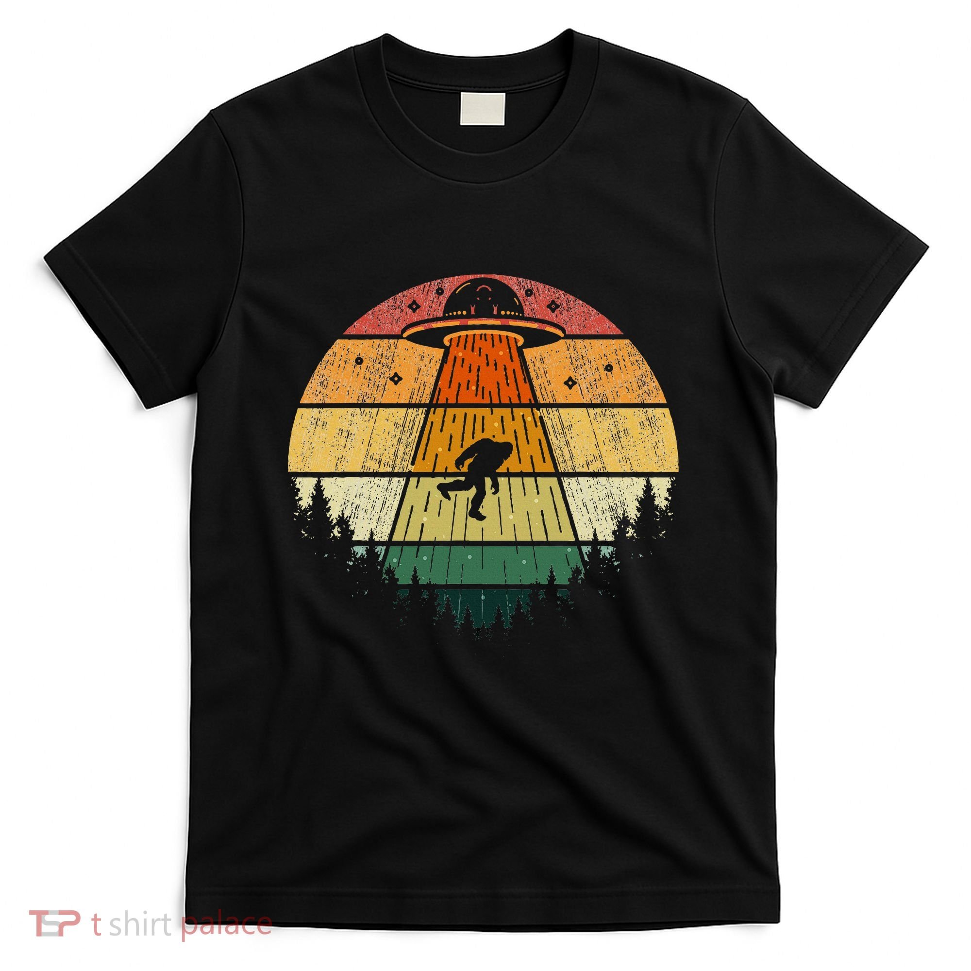 Retro Vintage Bigfoot Ufo Abduction Funny Sasquatch Aliens T-Shirt