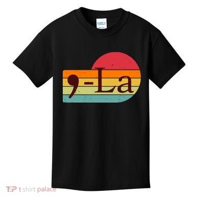 Retro Vintage Comma La Kamala Harris 2024 Kids T-Shirt